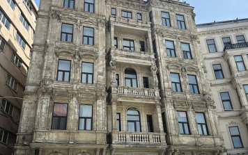 51- Büyük Londra Oteli