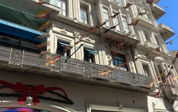 22- Deveaux Apartmanı ve İstiklal AVM